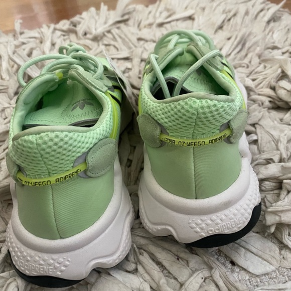 Adidas Ozweego - Picture 3 of 4